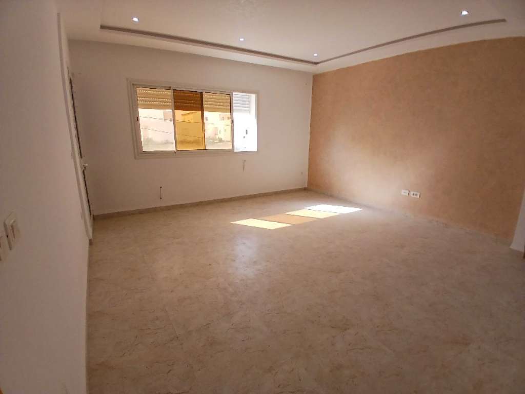 A louer 2 bureau pour activité administrative situé  a sahloul a proximité rond-point Choes Centre