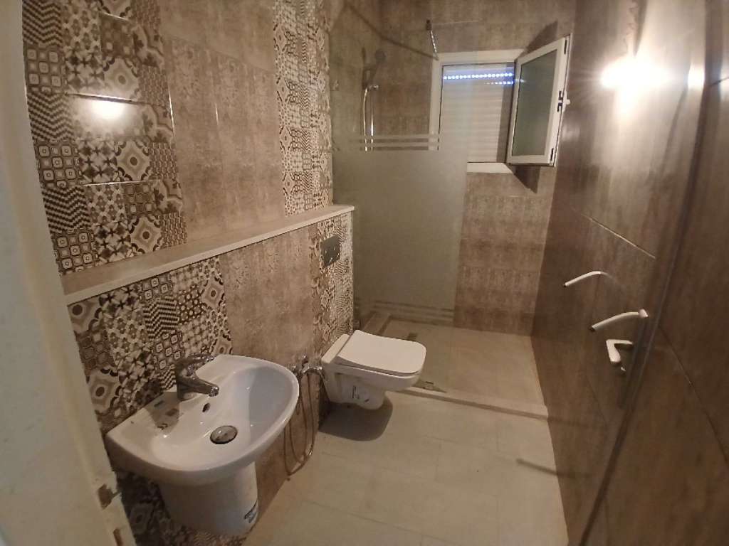 A louer 2 bureau pour activité administrative situé  a sahloul a proximité rond-point Choes Centre