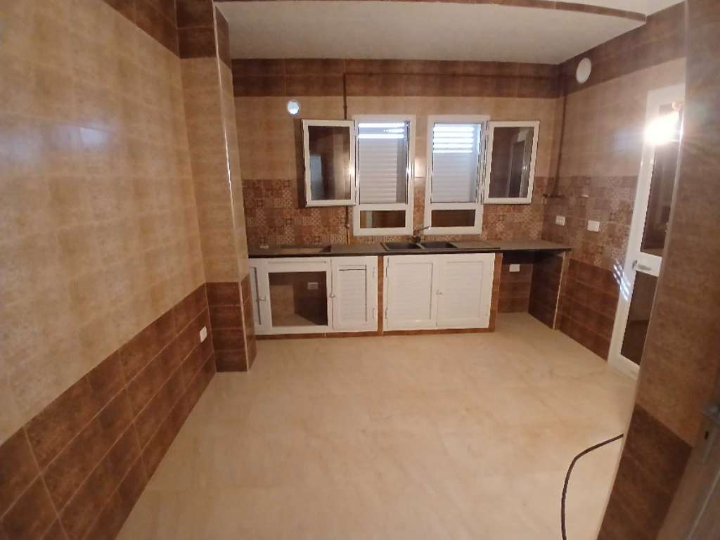 A louer 2 bureau pour activité administrative situé  a sahloul a proximité rond-point Choes Centre