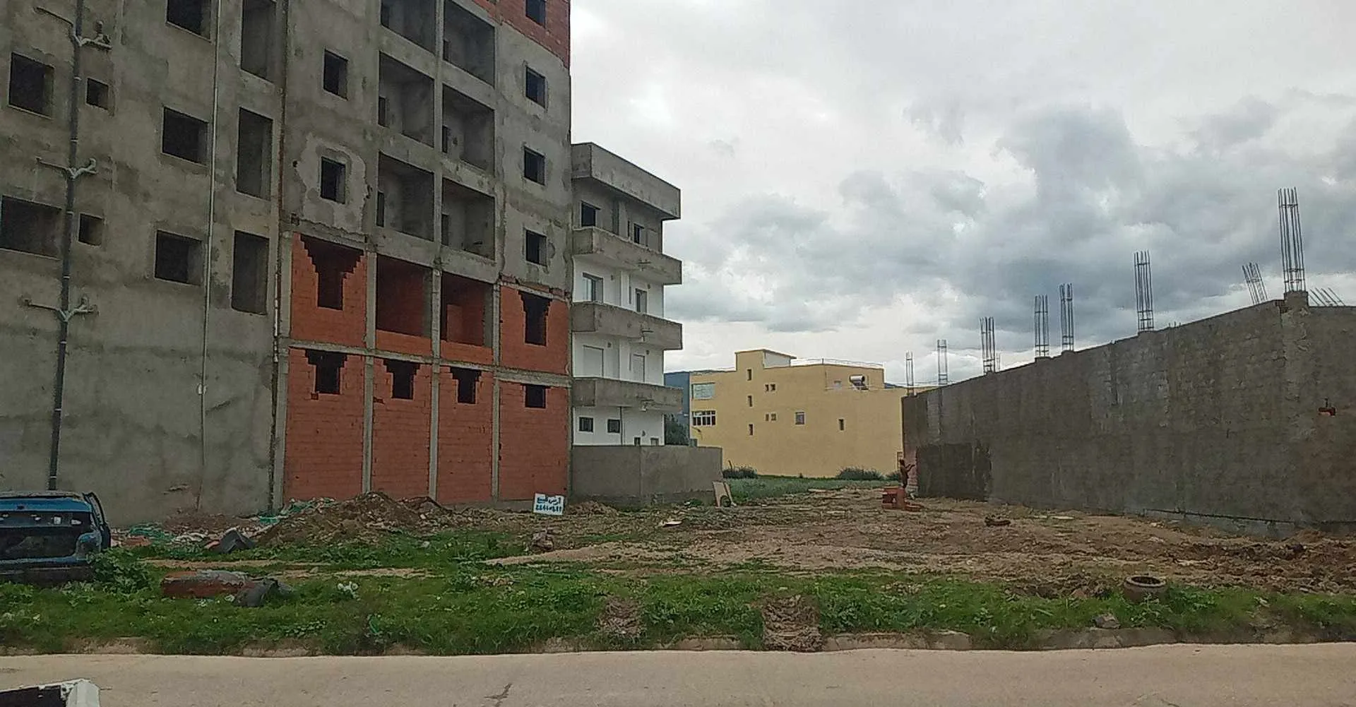 🚨 VENTE FLASH – TERRAIN PREMIUM SUR ROUTE AIN MAZOUZ 🚨