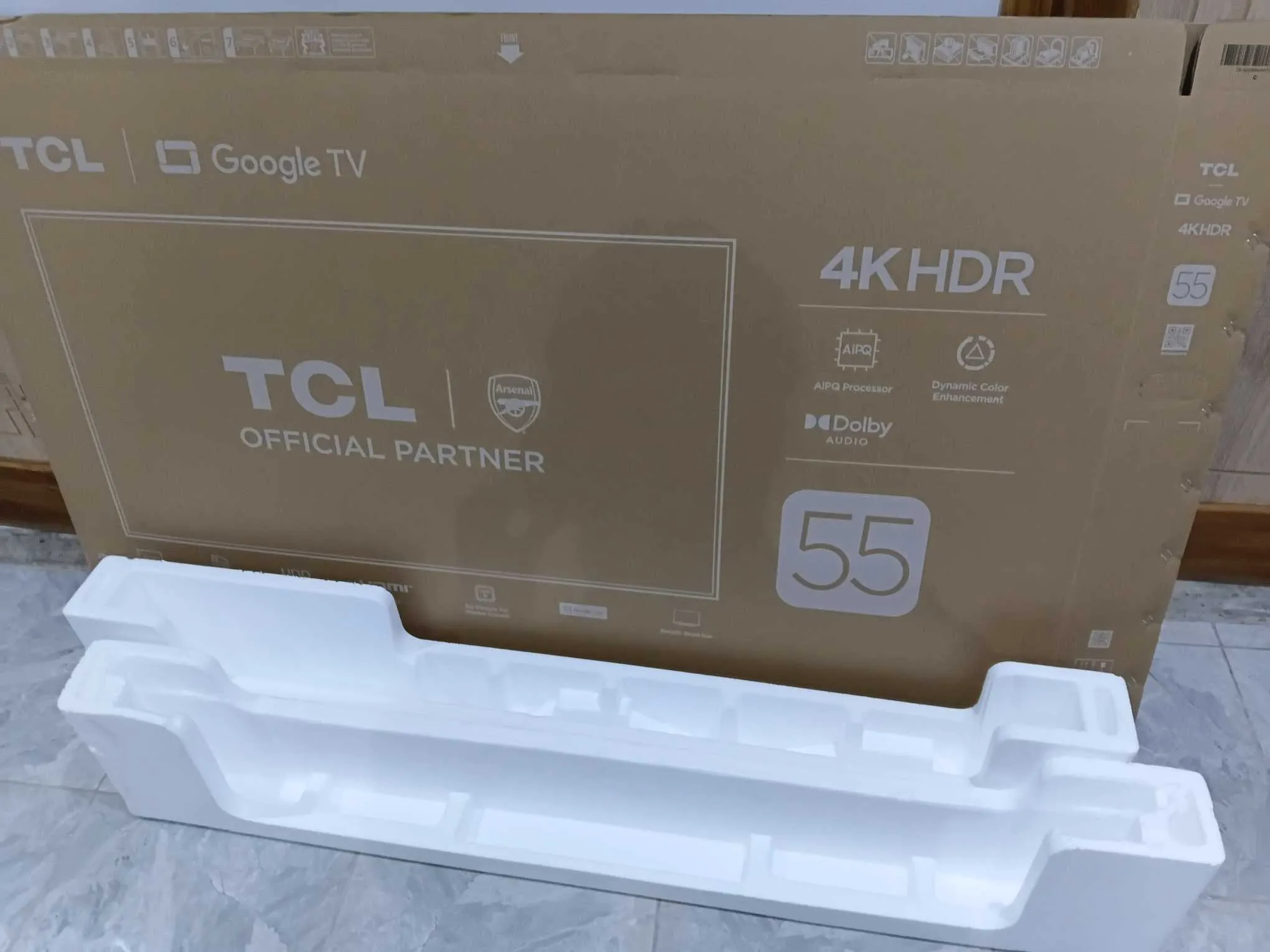 Tv tcl neuf jamais utilisé  1150dt ou lieu de 1500 avec garantie 2 ans