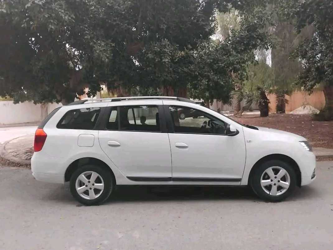 DACIA LOGAN MCV PREMIÈRE MAIN EN EXCELLENT ÉTAT 