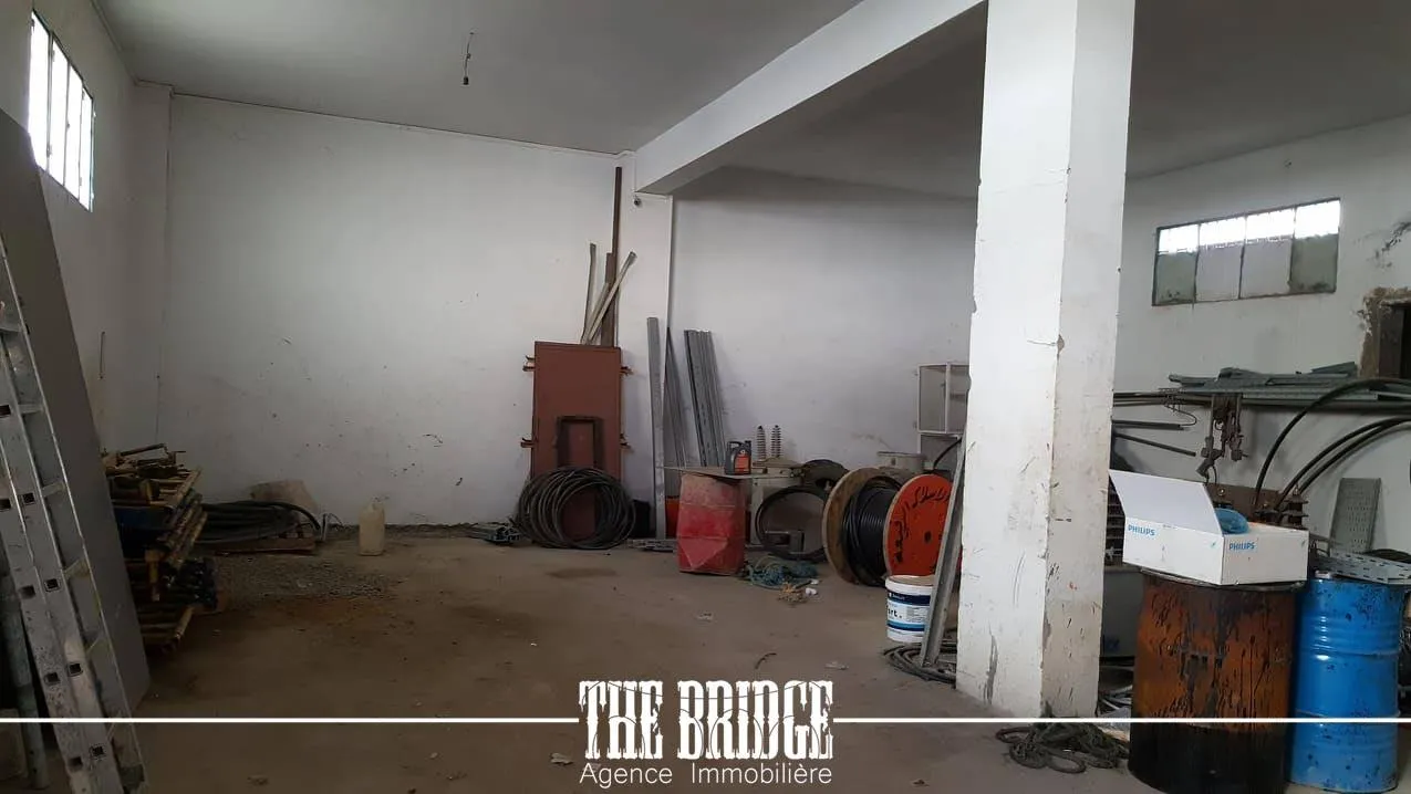 Immeuble  à usage  industrielle à Grombalia.