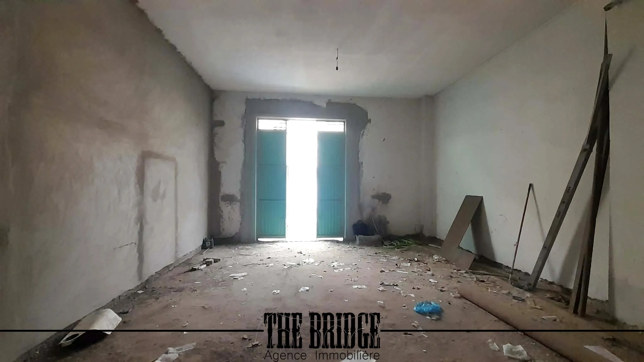 Immeuble  à usage  industrielle à Grombalia.