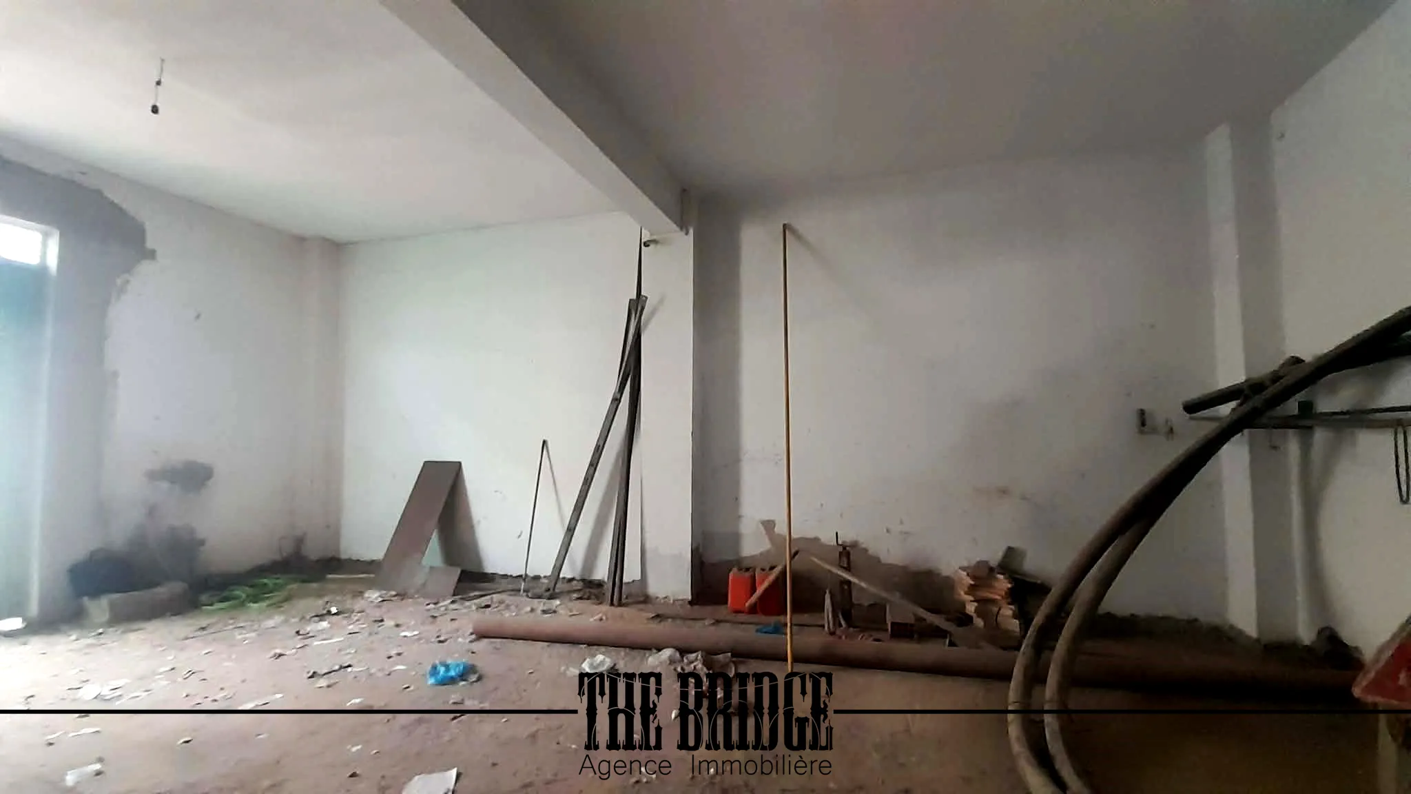 Immeuble  à usage  industrielle à Grombalia.