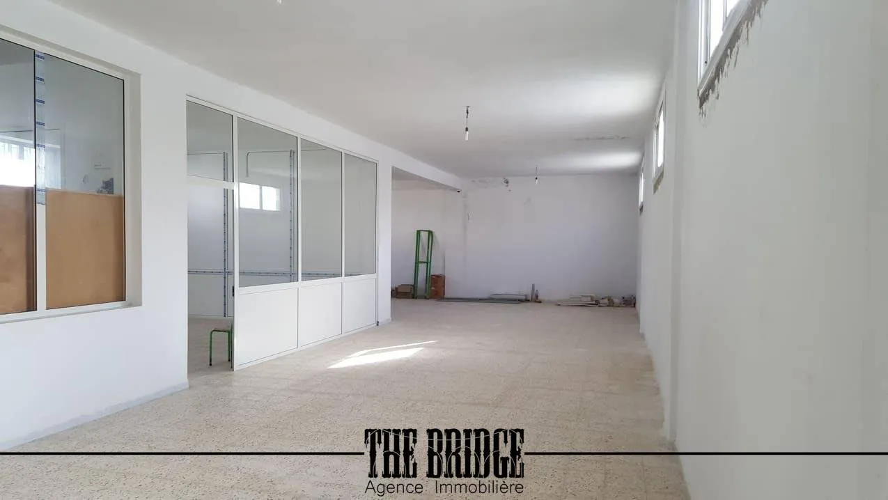 Immeuble  à usage  industrielle à Grombalia.