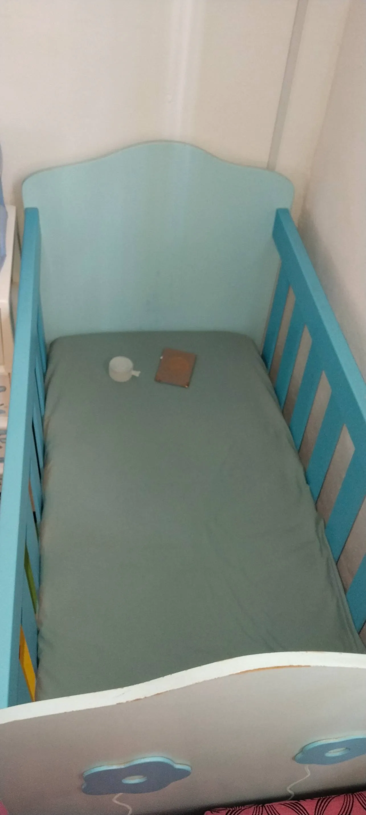 Lit bébé avec matela 