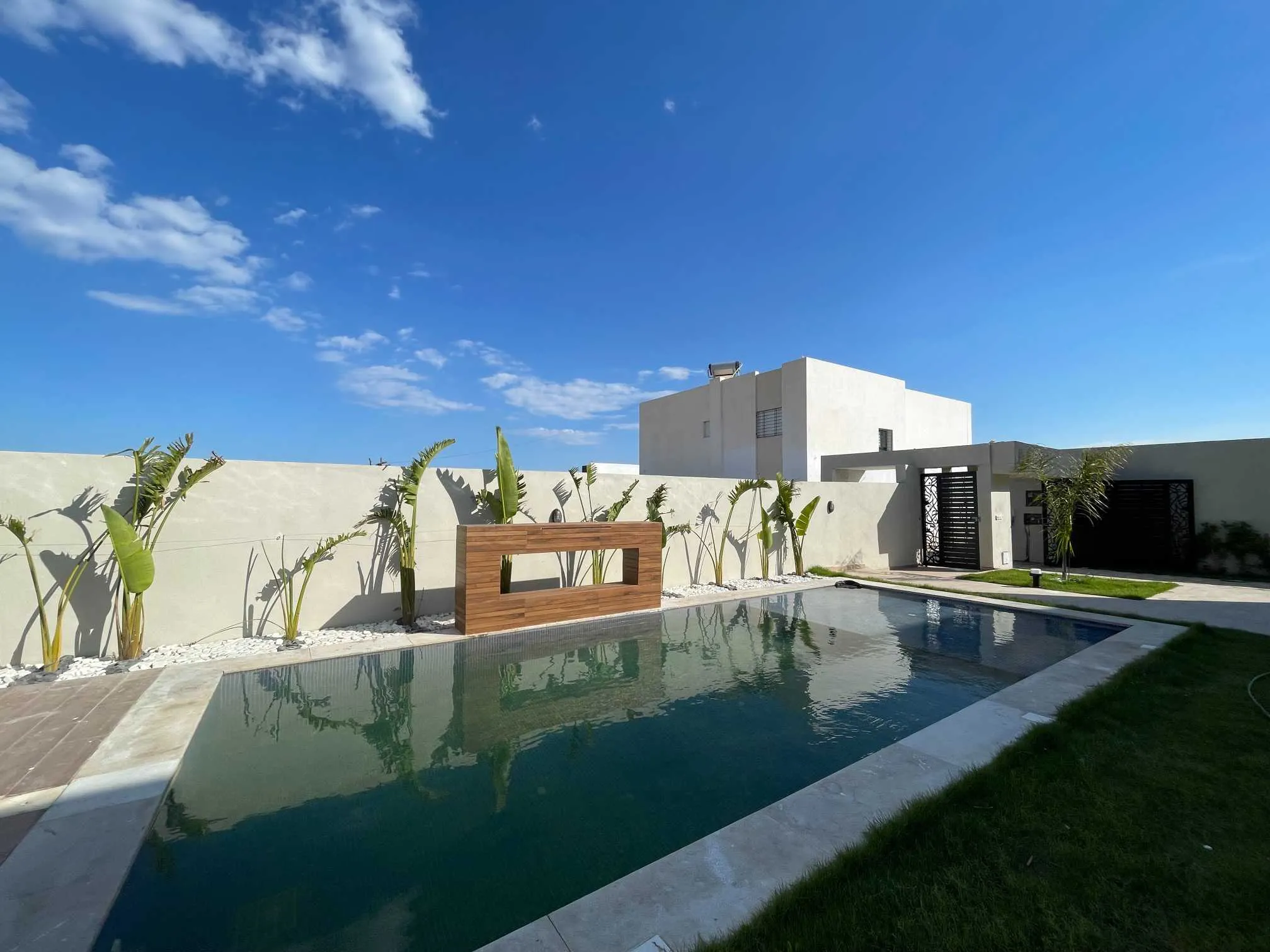 A vendre une villa S+3 en cours de finition située à sidi hamed Hammemt Sud 