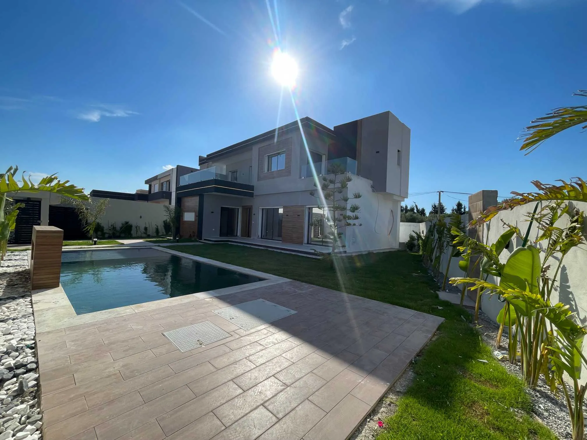 A vendre une villa S+3 en cours de finition située à sidi hamed Hammemt Sud 