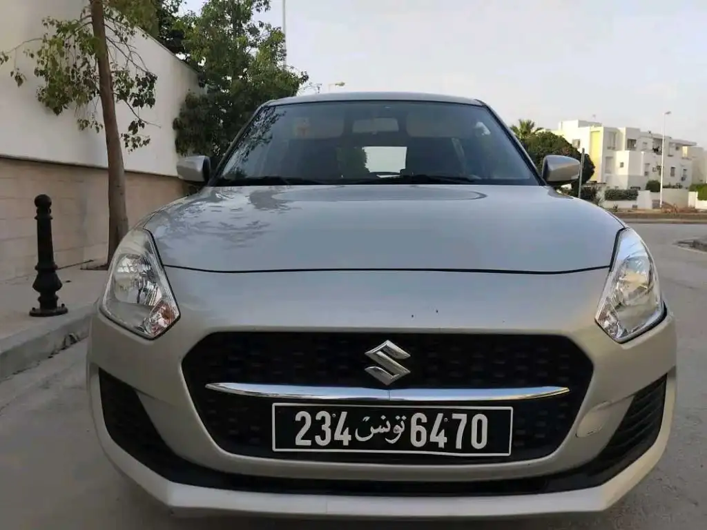 SUZUKI SWIFT PREMIÈRE MAIN EN EXCELLENT ÉTAT