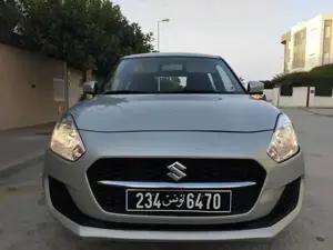 SUZUKI SWIFT PREMIÈRE MAIN EN EXCELLENT ÉTAT 