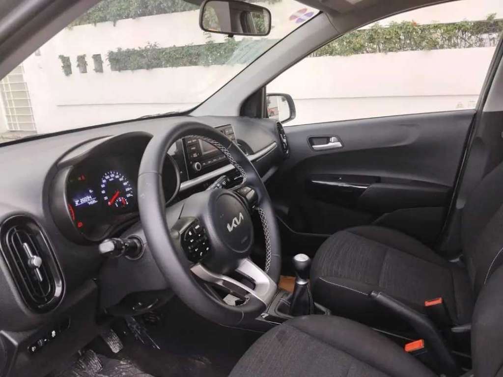 KIA PICANTO PREMIÈRE MAIN EN ÉTAT NEUF 