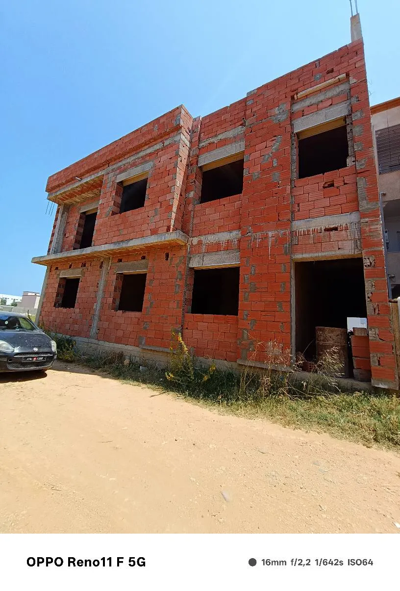 A vendre 4 appartement s+3 en cours de construction SiTué à el Haouaria centre ville