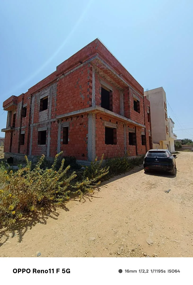 A vendre 4 appartement s+3 en cours de construction SiTué à el Haouaria centre ville