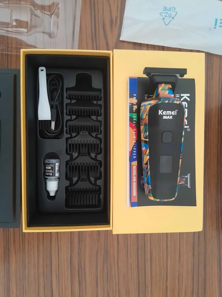 Tondeuse cheveux kemei km-max-5090 jamais servi