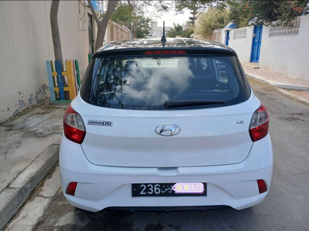 HYUNDAI GRANDE i10 ESSENCE Tel 24 313 594