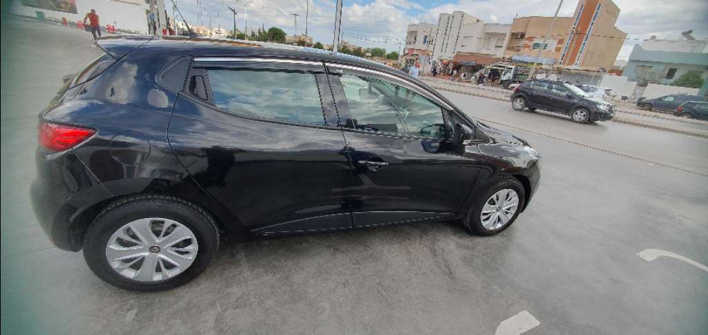 Voiture poupee