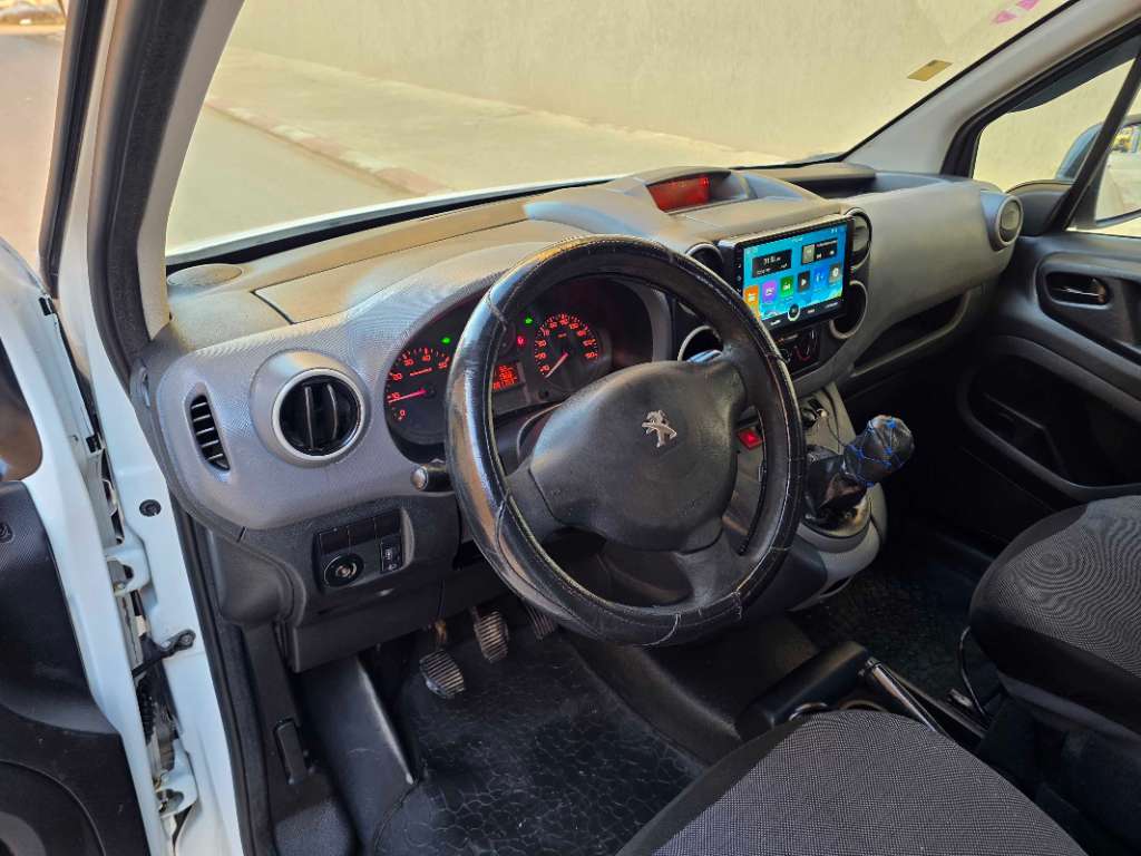 Peugeot partner b9 
