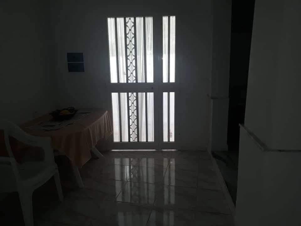 À louer S+2 RDC a Hammem-ghzez très bien équipée climatisé avec wifiii 💚whatsapp 23019117