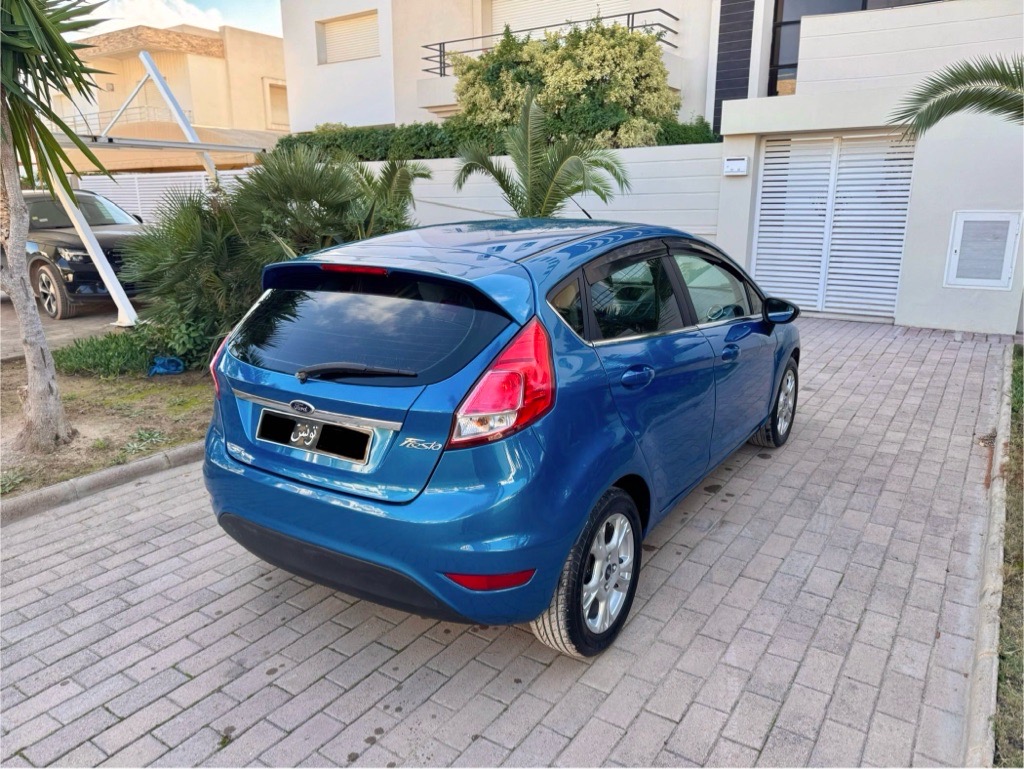 FORD FIESTA Titanium 