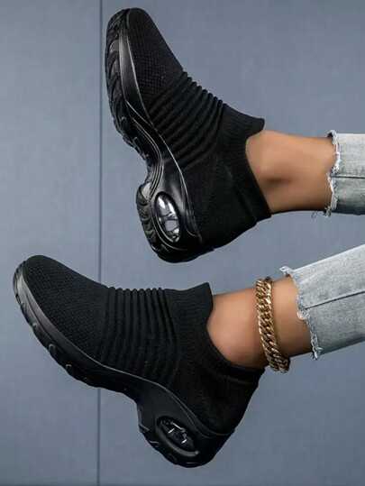 حذاء رياضي للنساء مستورد من كنداChaussures de sport pour femmes importées du Canada