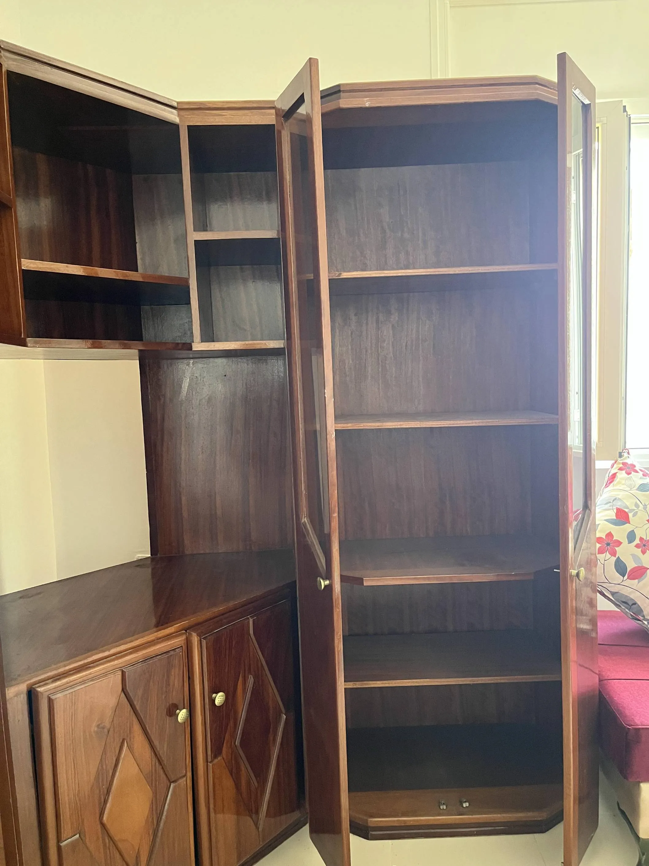 grand meuble/bibliotheque en bois massif