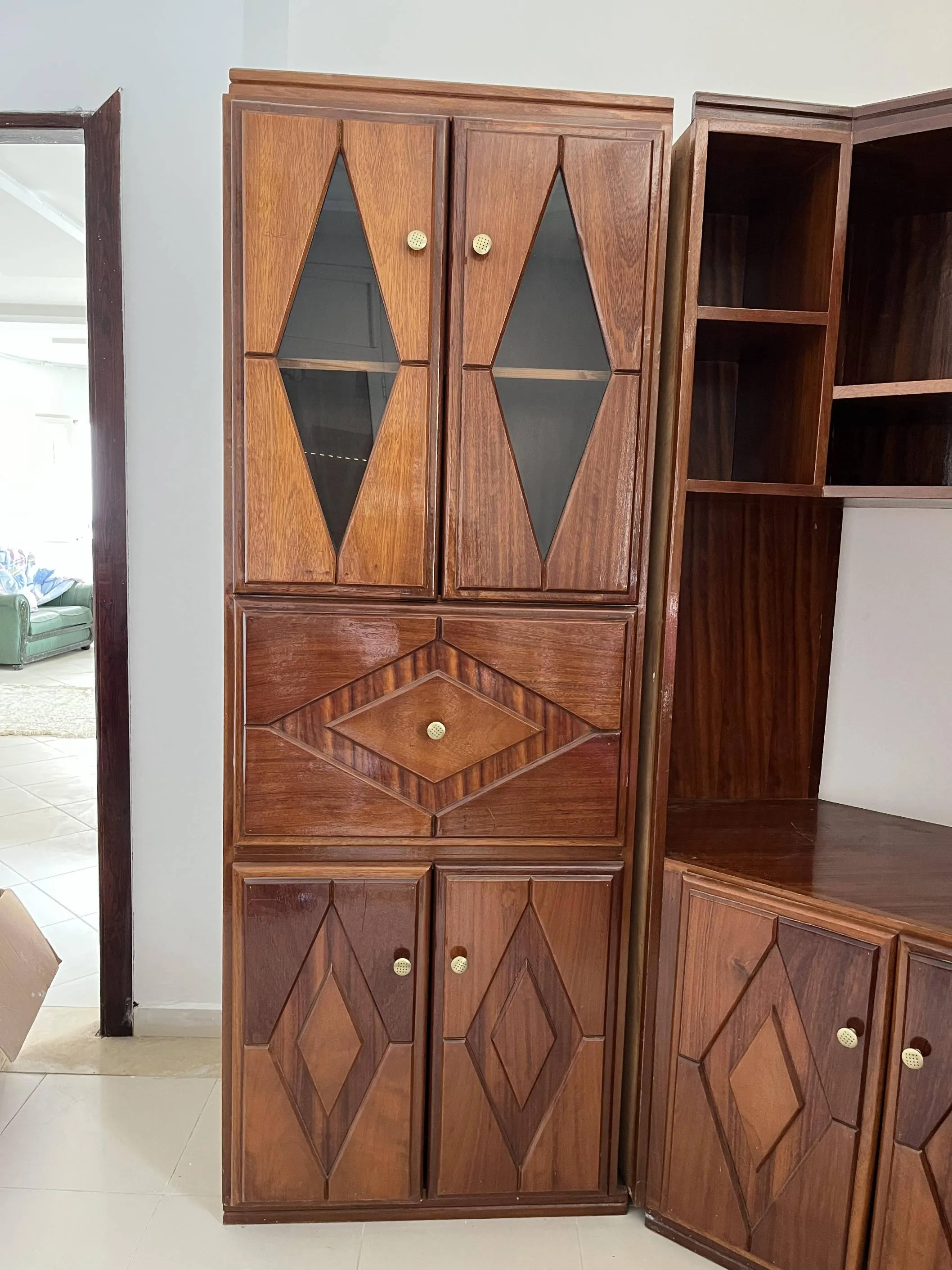grand meuble/bibliotheque en bois massif