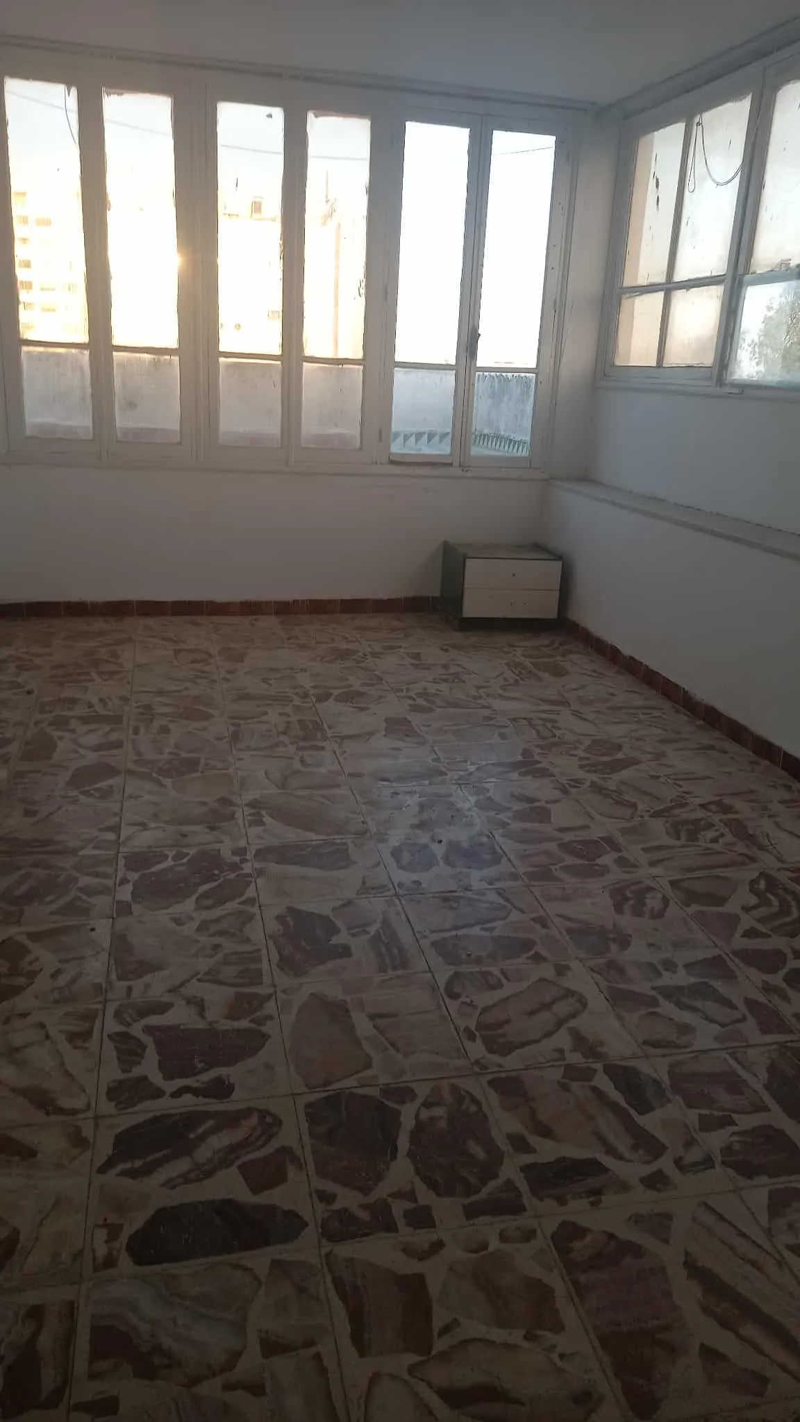AL Etage de villa ( 2ème) grand S+3 Menzeh 4