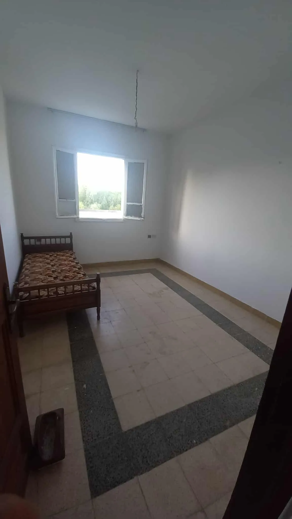 AL Etage de villa ( 2ème) grand S+3 Menzeh 4