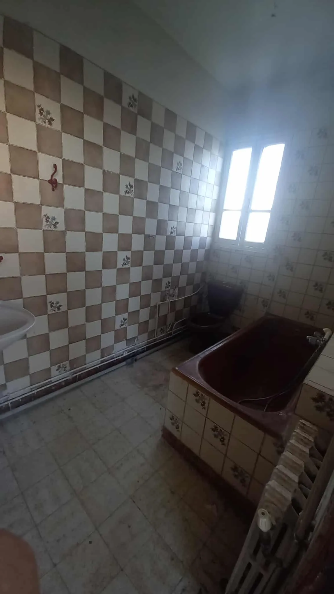 AL Etage de villa ( 2ème) grand S+3 Menzeh 4