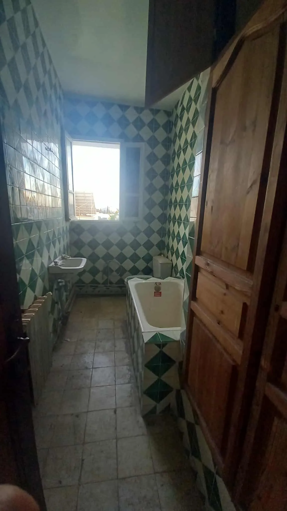 AL Etage de villa ( 2ème) grand S+3 Menzeh 4
