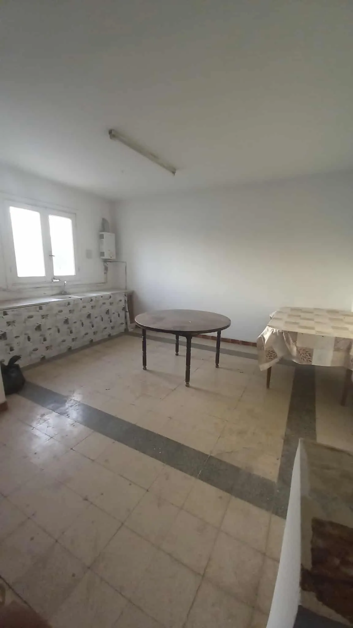 AL Etage de villa ( 2ème) grand S+3 Menzeh 4