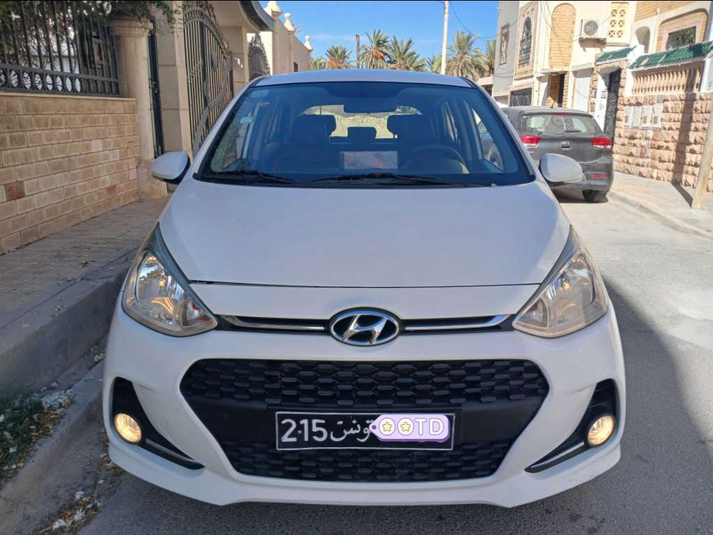 HYUNDAI GRANDE i10 BOÎTE AUTO ESSENCE Tel 24 313 594