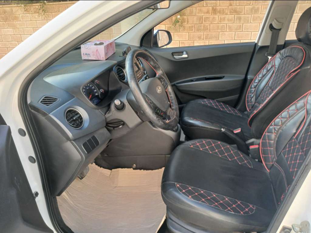 HYUNDAI GRANDE i10 BOÎTE AUTO ESSENCE Tel 24 313 594