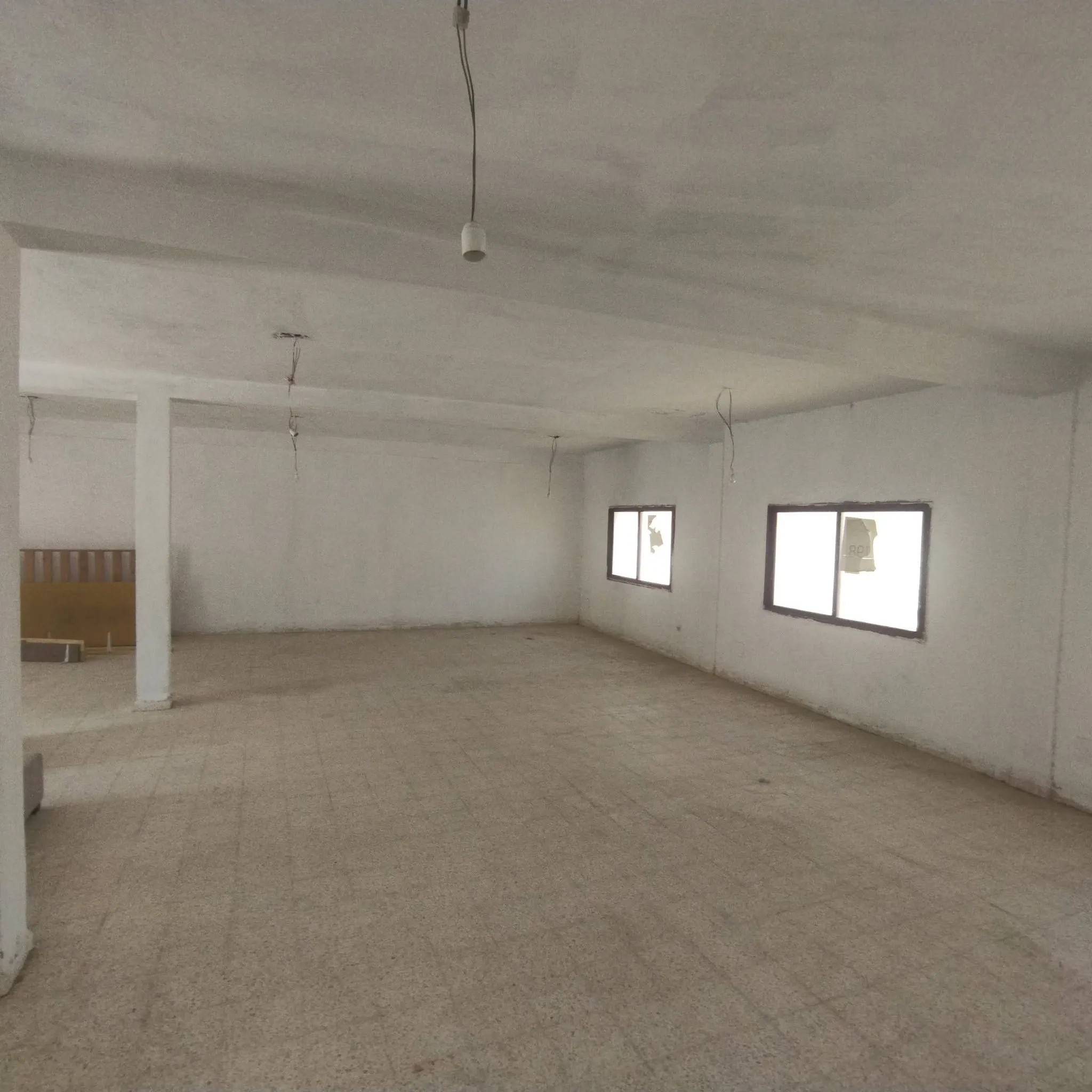🔴⚫️ HRIMMO – À LOUER | OPEN SPACE DE 200 m² À CHARGUIA