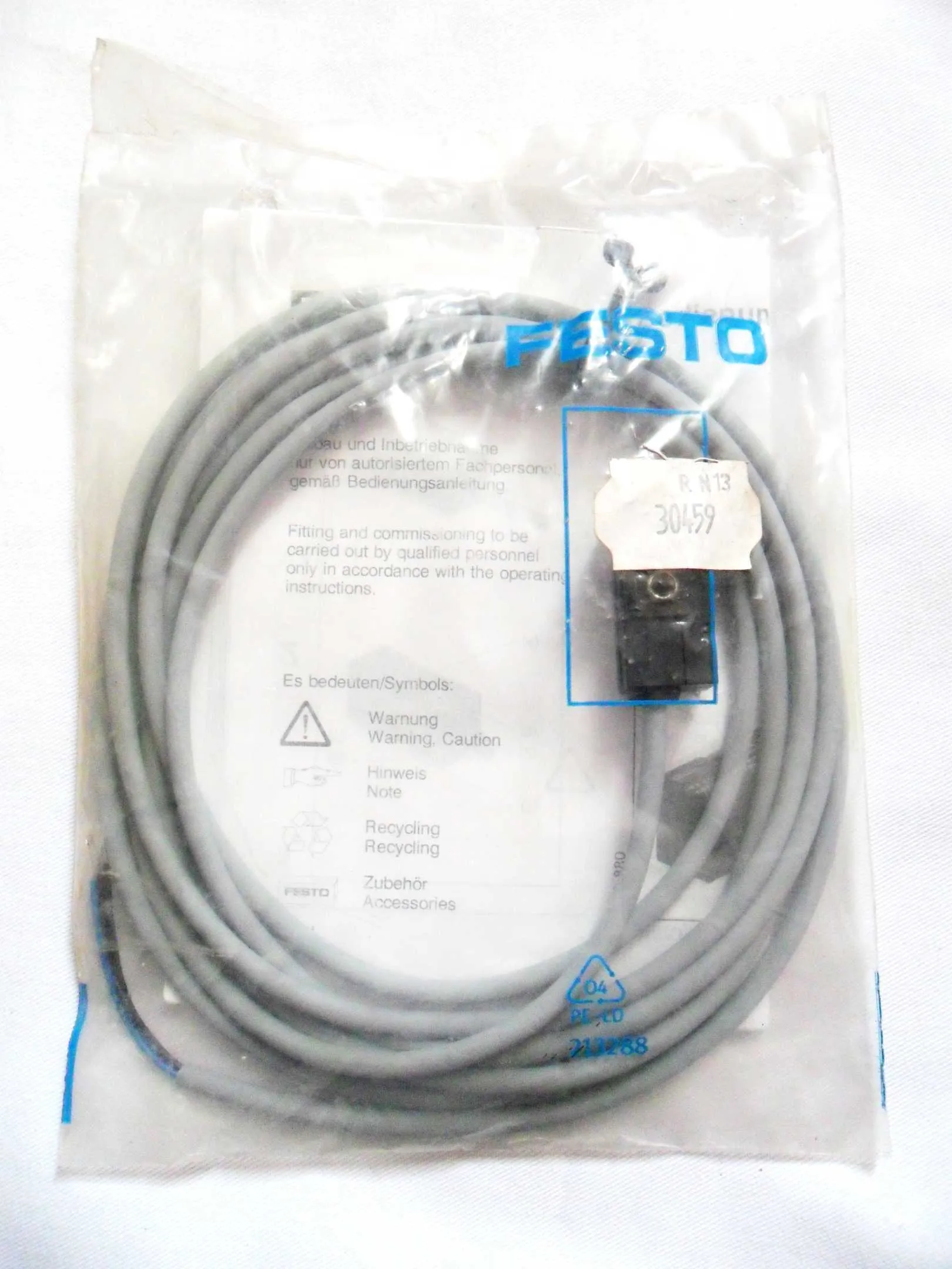 FESTO (vérins, capteur, filtres, connecteurs ...)