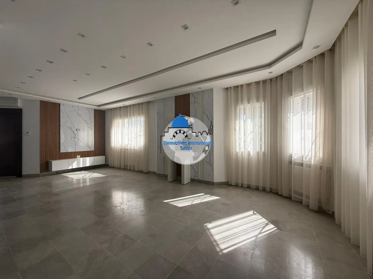 𝗠𝗮𝗴𝗻𝗶𝗳𝗶𝗾𝘂𝗲 𝗩𝗶𝗹𝗹𝗮 à 𝗟𝗼𝘂𝗲𝗿 – 𝗘𝗺𝗽𝗹𝗮𝗰𝗲𝗺𝗲𝗻𝘁 𝗜𝗱é𝗮𝗹 à 𝗞𝗵é𝘇𝗮𝗺𝗮