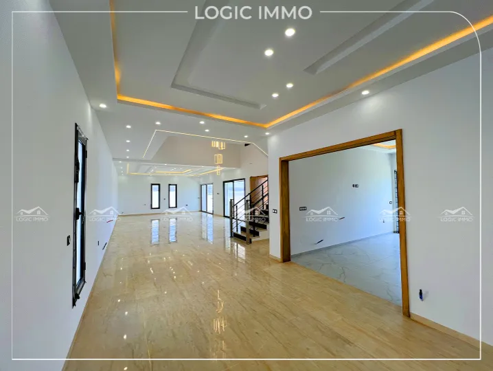 A vendre une villa très haut standing située à monchar Hammamet