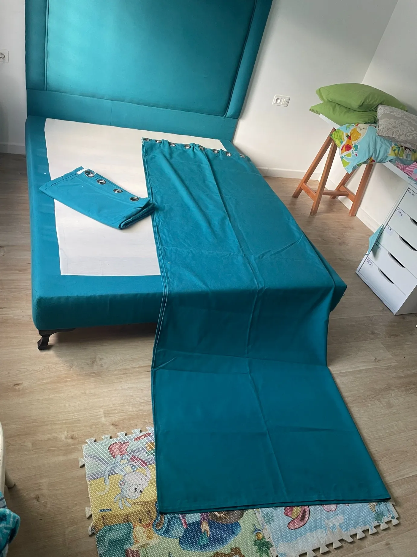 LIT DOUBLE + RIDEAUX