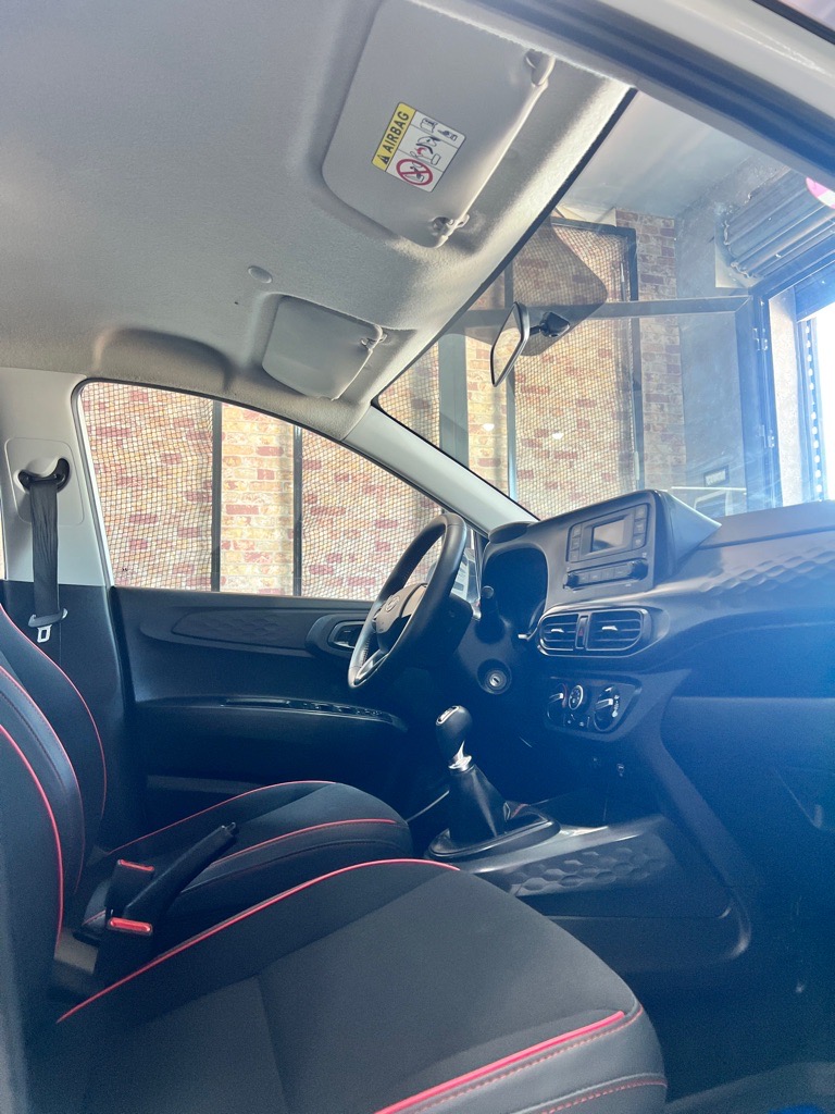Hyundai grand i 10