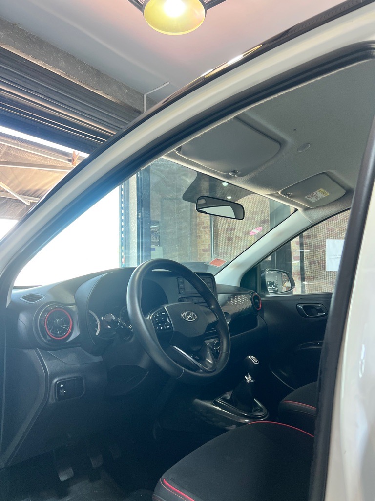 Hyundai grand i 10