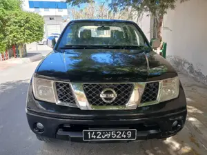 NISSAN NAVARA 4X4 1er main DIESEL Tel 24 313 594 