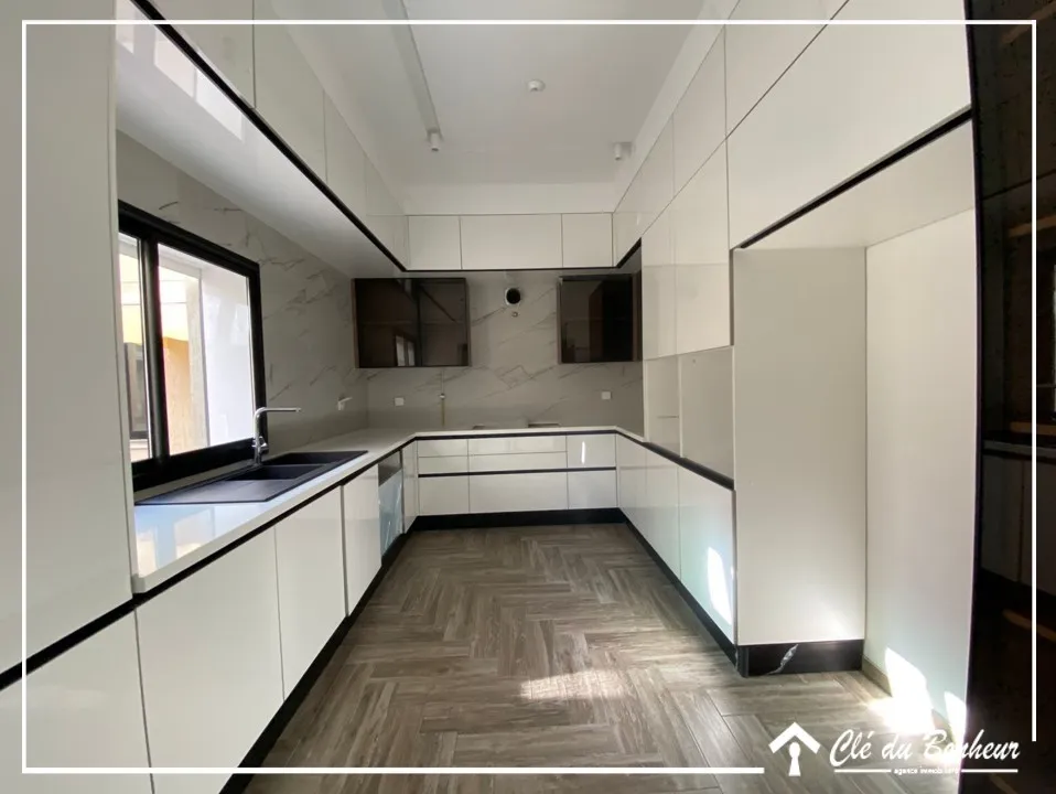 Superbe Villa à Chotrana 3