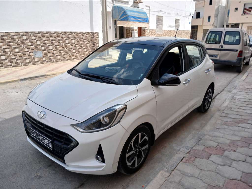 HYUNDAI GRANDE i10 1er main ESSENCE Tel 24 313 594