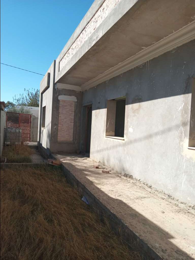 1 villa non achevée 