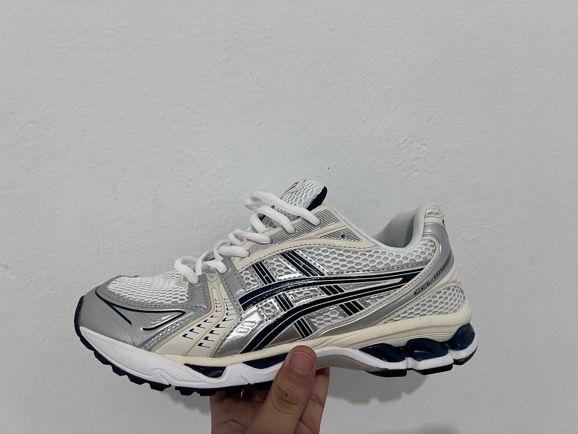 Asics gel kayano 14 white cream