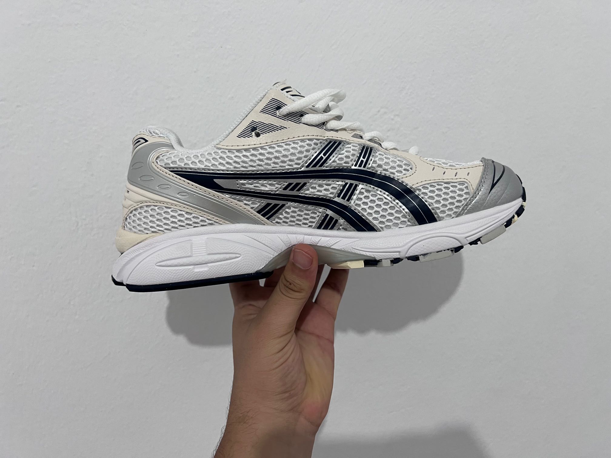 Asics gel kayano 14 white cream
