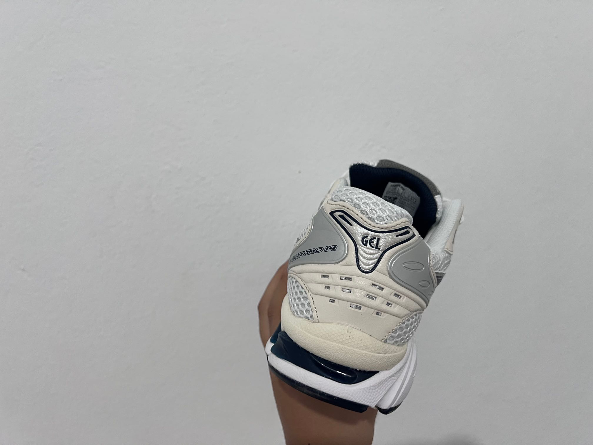 Asics gel kayano 14 white cream