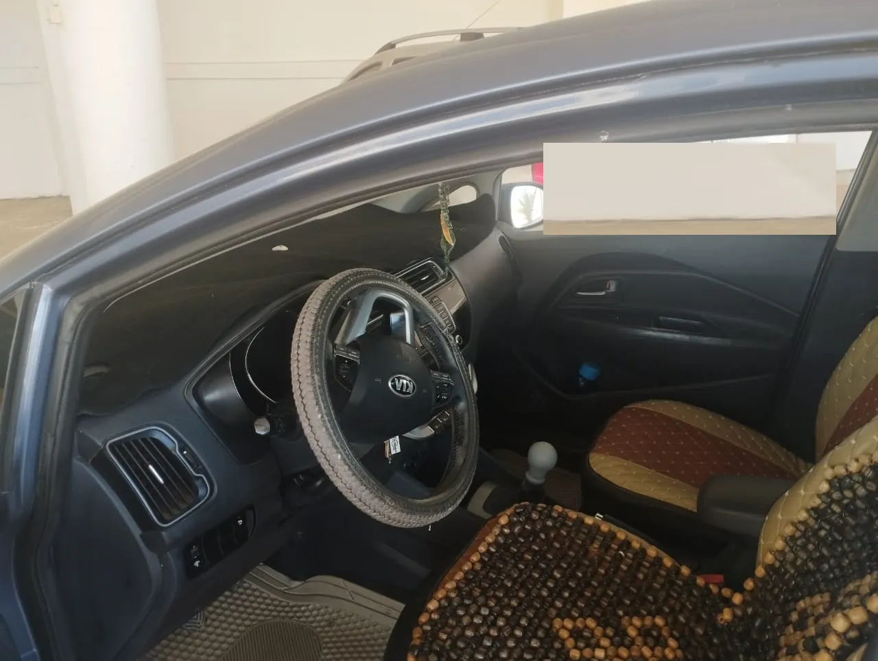 KIA rio sedan très bon état