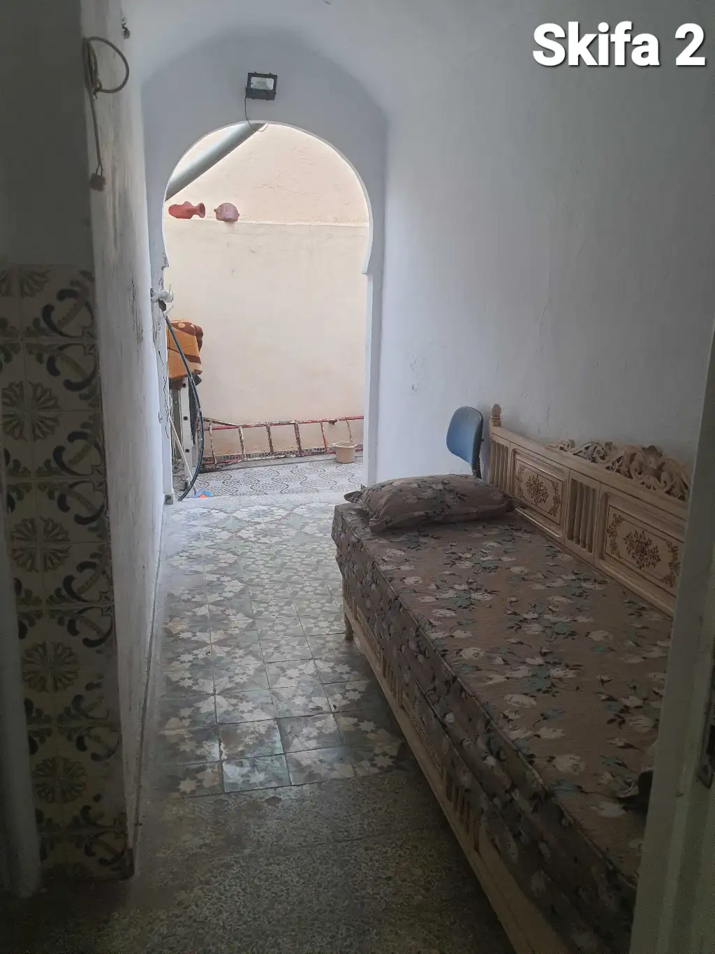 للبيع في قلب قليبية، بالقرب من مسجد سيدي بوضاوي. 205 أمتار مربعة 180 ألف دينار تونسي قابل للنقاش.